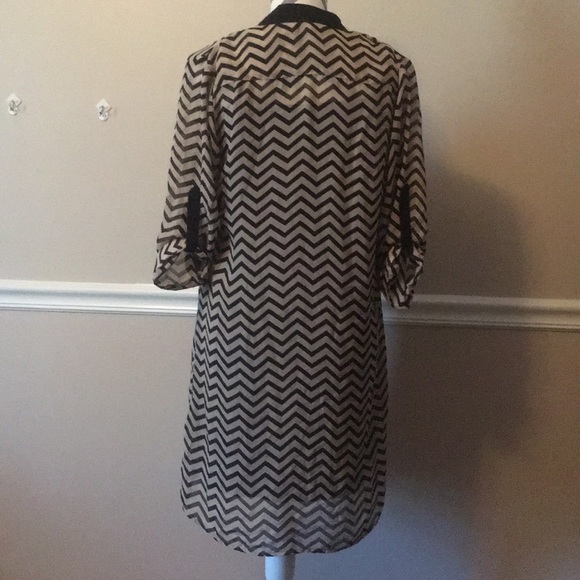 🔥Cute🔥 Like new dress! - Picture 3 of 3